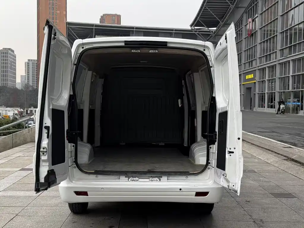 CHANGAN CHANGAN RUIXING EM80