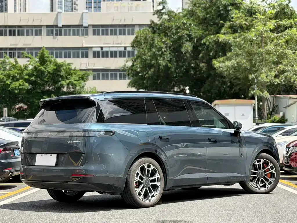 Lynk & Co 900 2025 2.0T Ultra 6 мест