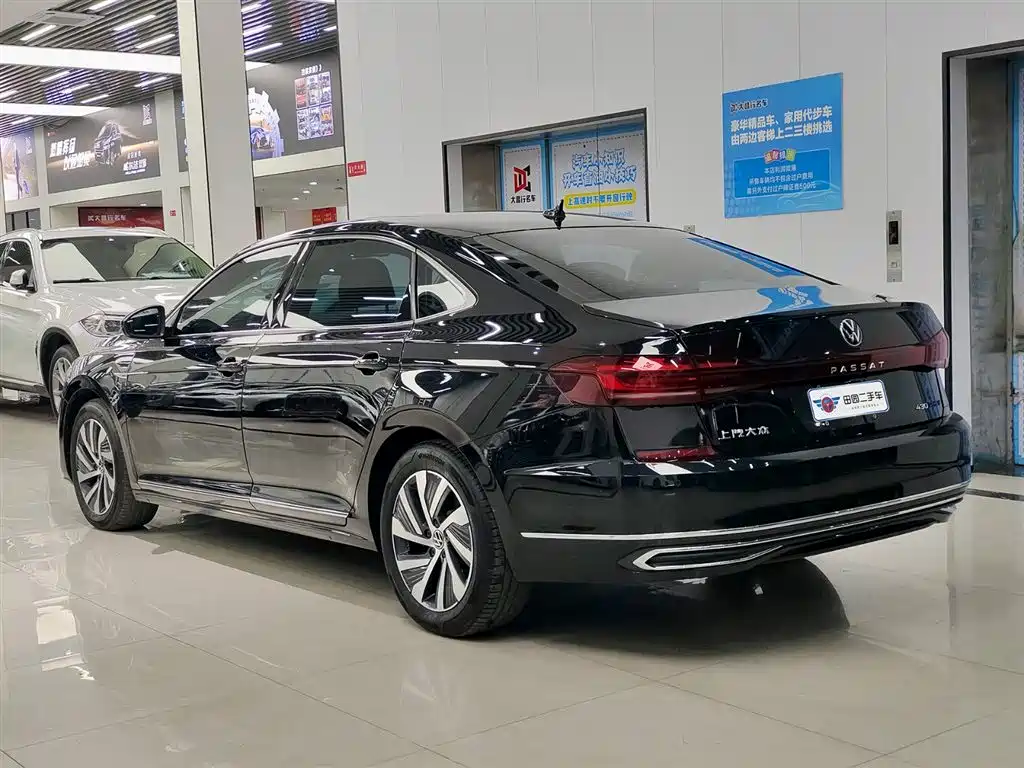 VOLKSWAGEN PASSAT NEW ENERGY