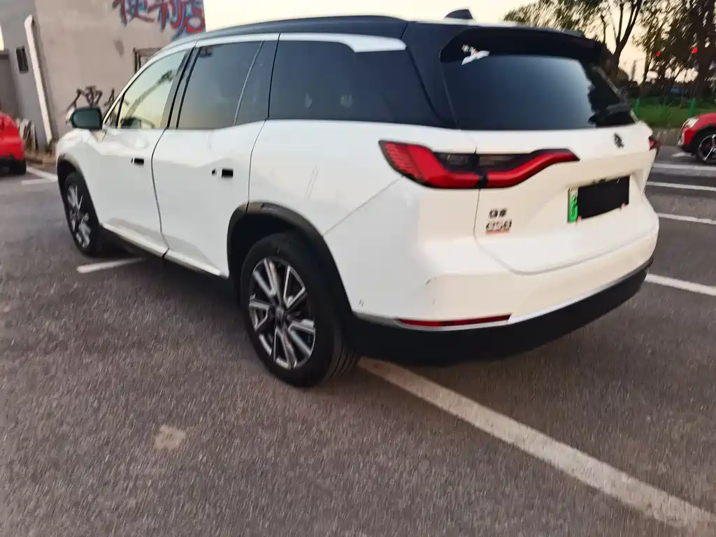 NIO NIO ES8