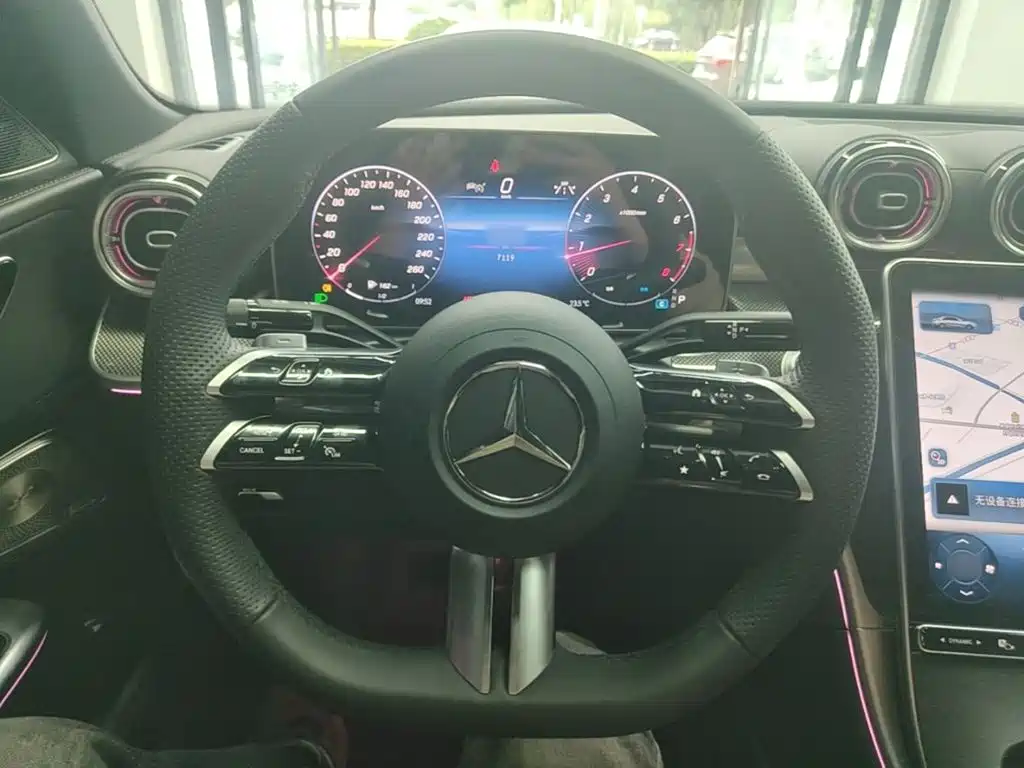 Mercedes-Benz C-Class — миниатюра 11