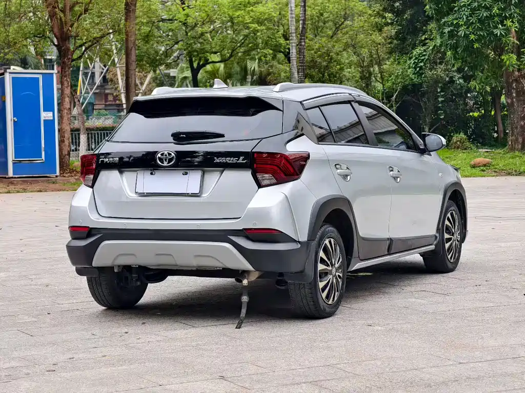 Toyota Yaris L - фото 7