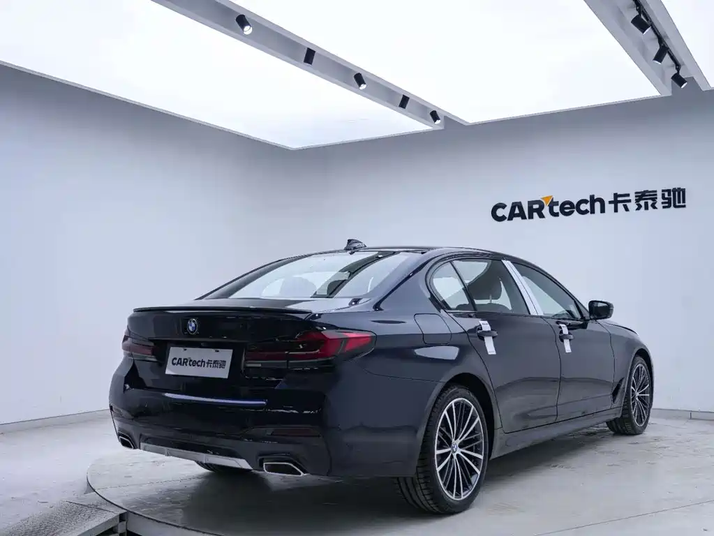 BMW 5 Series — миниатюра 22