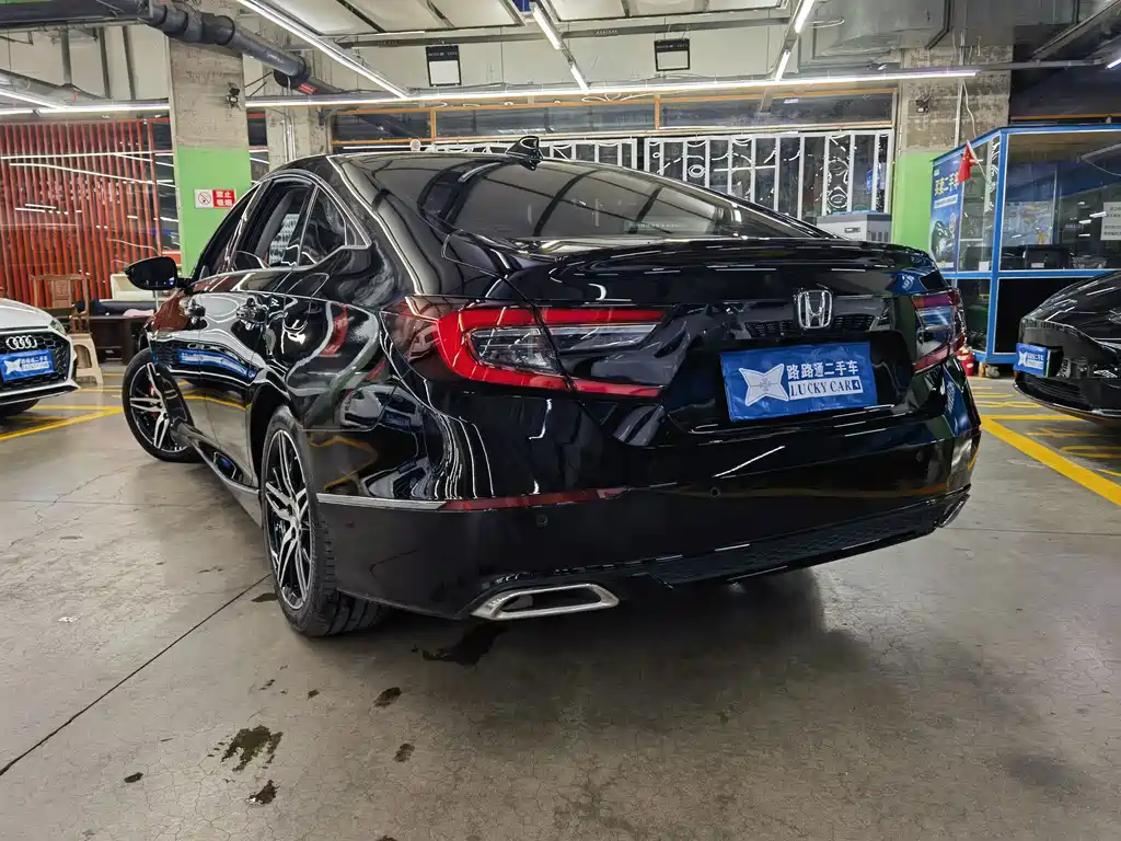 Honda Accord — миниатюра 6