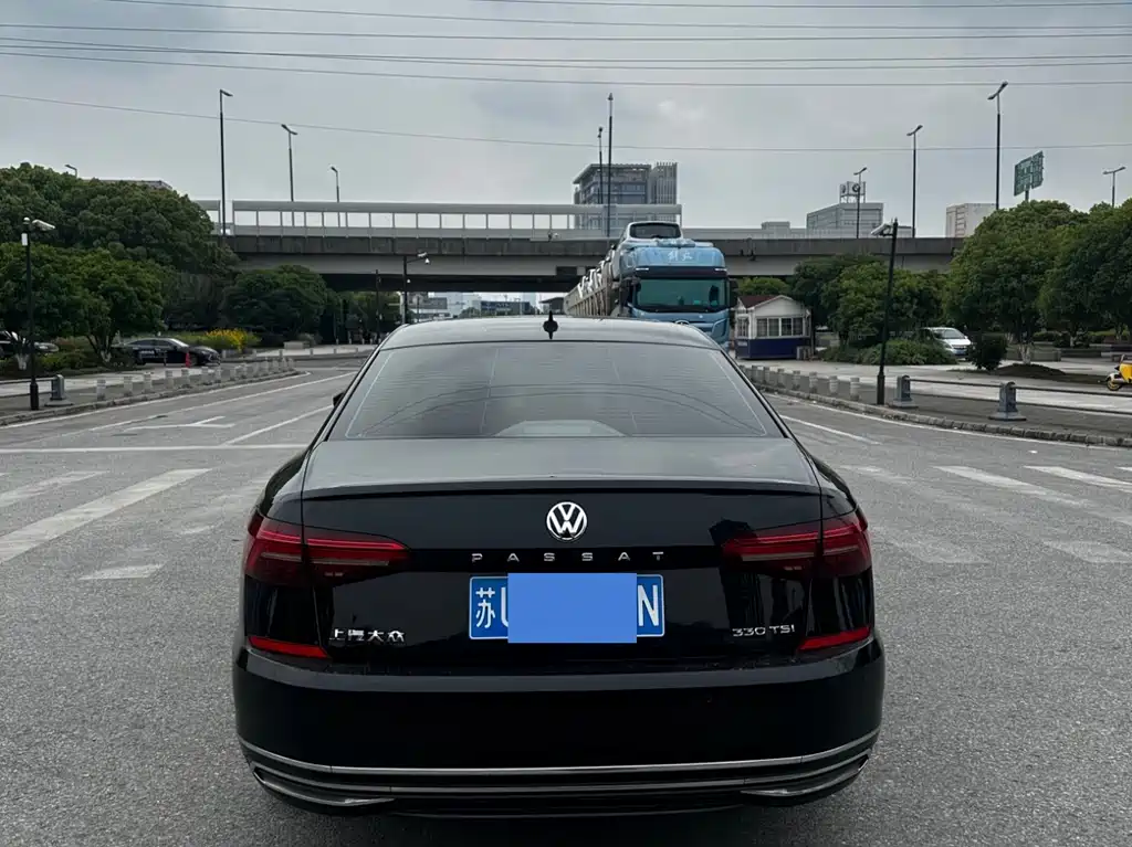 Volkswagen Passat 2020 330TSI Luxury V