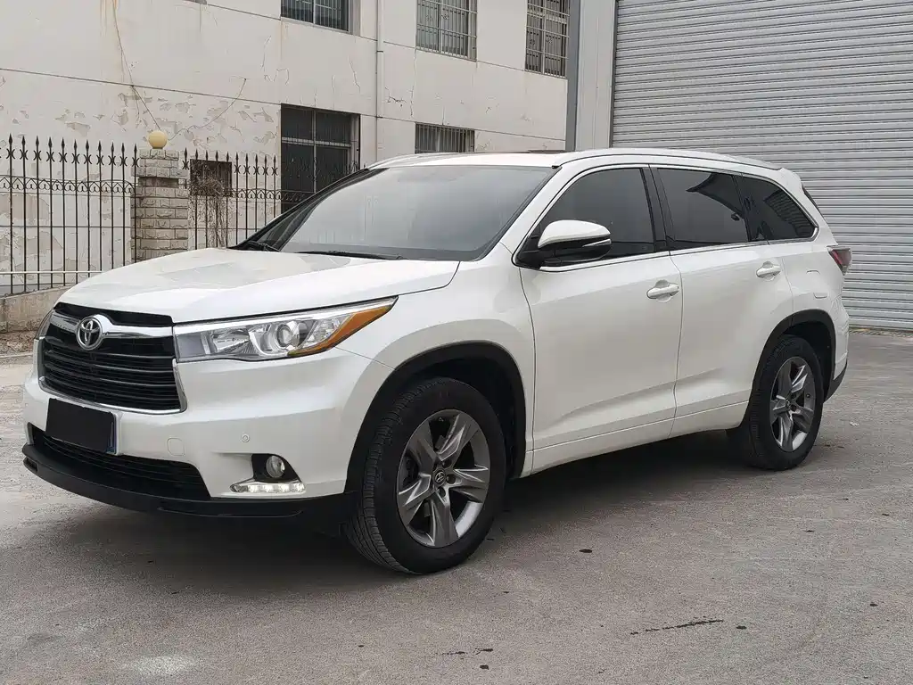 TOYOTA HIGHLANDER