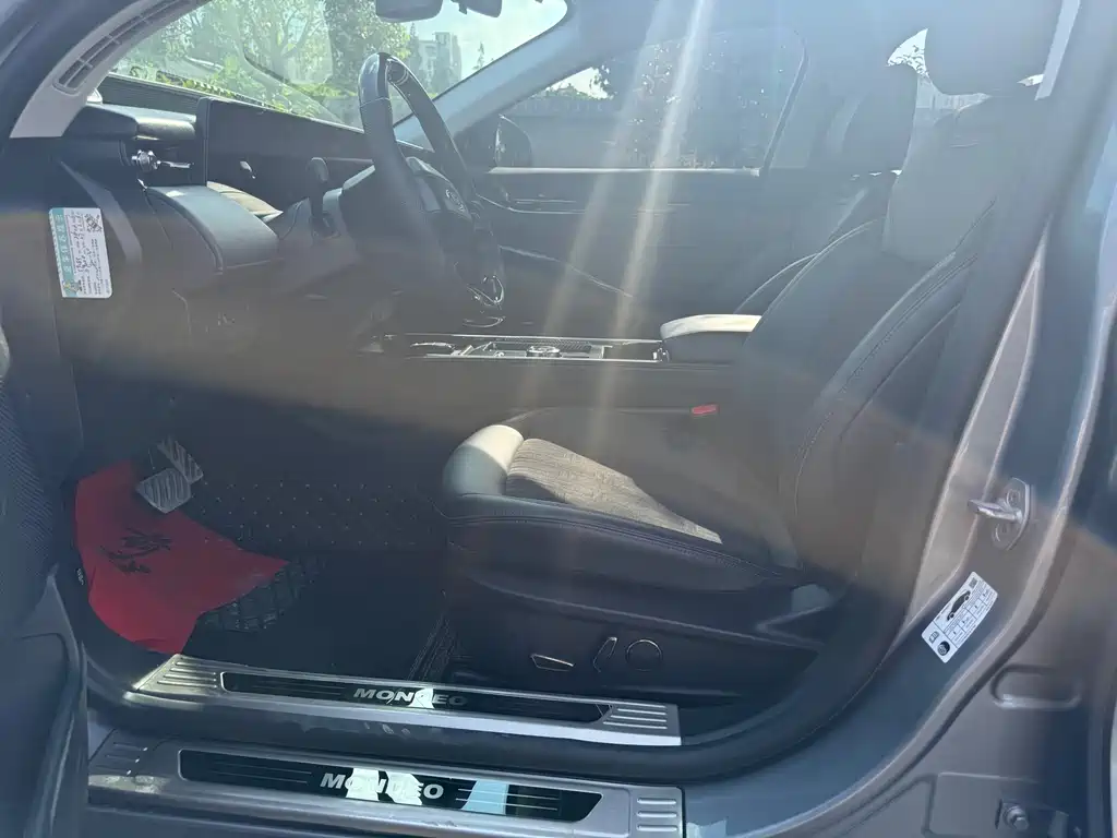 Ford Mondeo 2025 2.0T EcoBoost Luxury