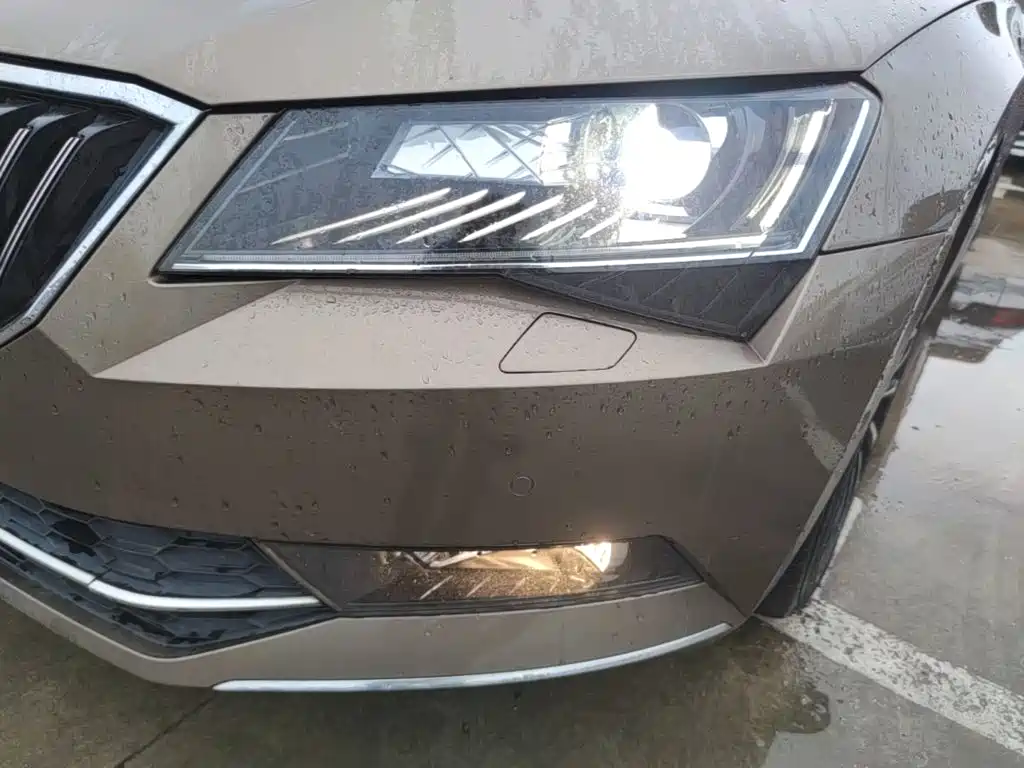 Skoda Superb — миниатюра 24