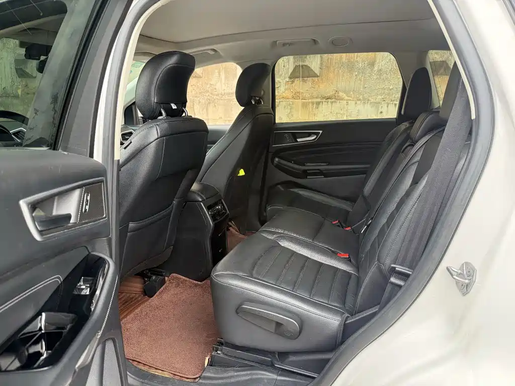 Ford Edge — миниатюра 8
