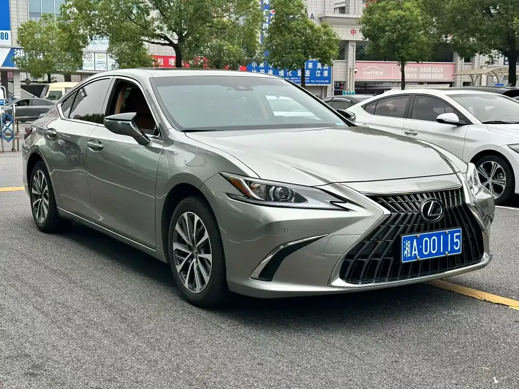 Lexus ES — миниатюра 3