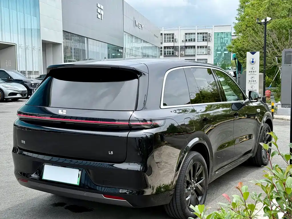 Li Auto L8 2023 Pro