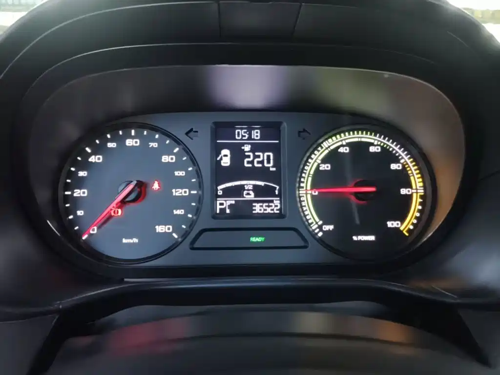 Roewe Clever — миниатюра 12