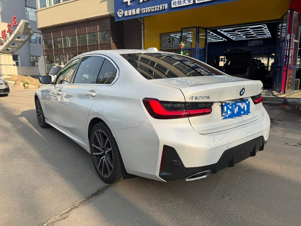 BMW 3 Series 2.0 л 2023 г. Белый, пробег 42000 км