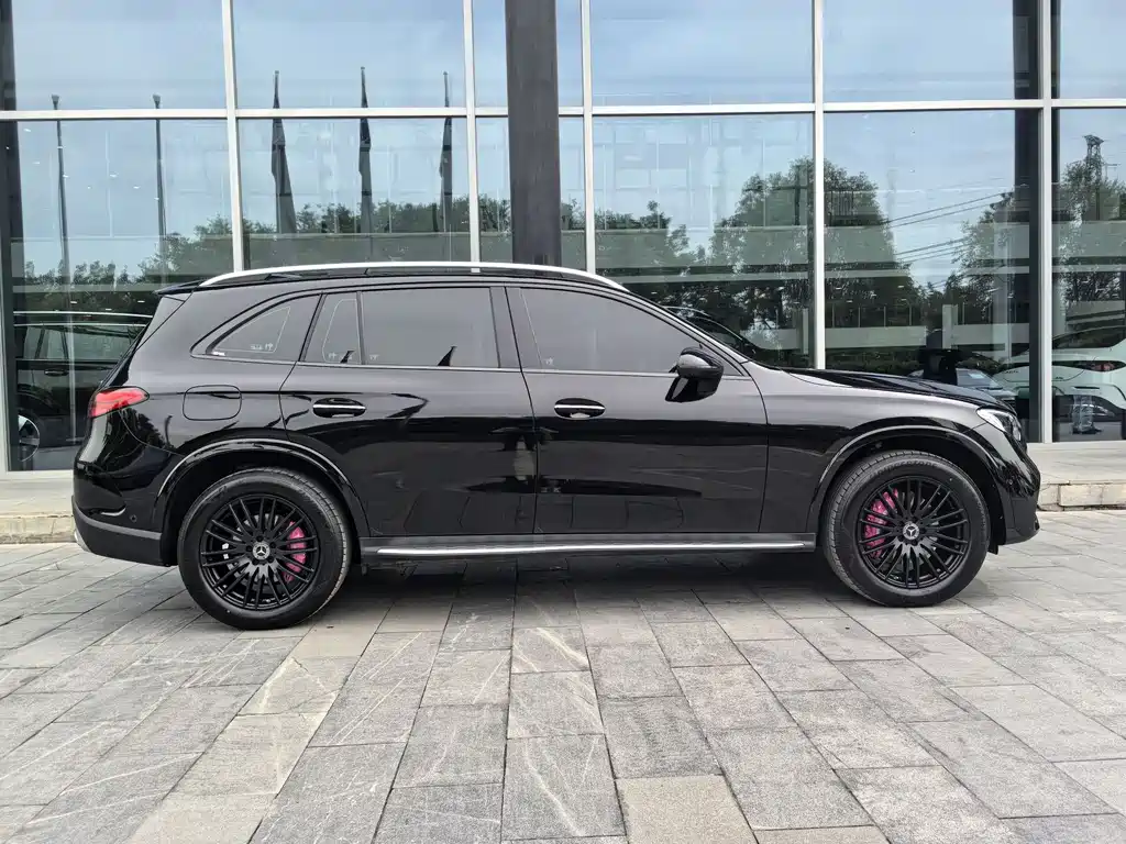 Mercedes-Benz GLC 2025 GLC 300 L 4MATIC 5 мест