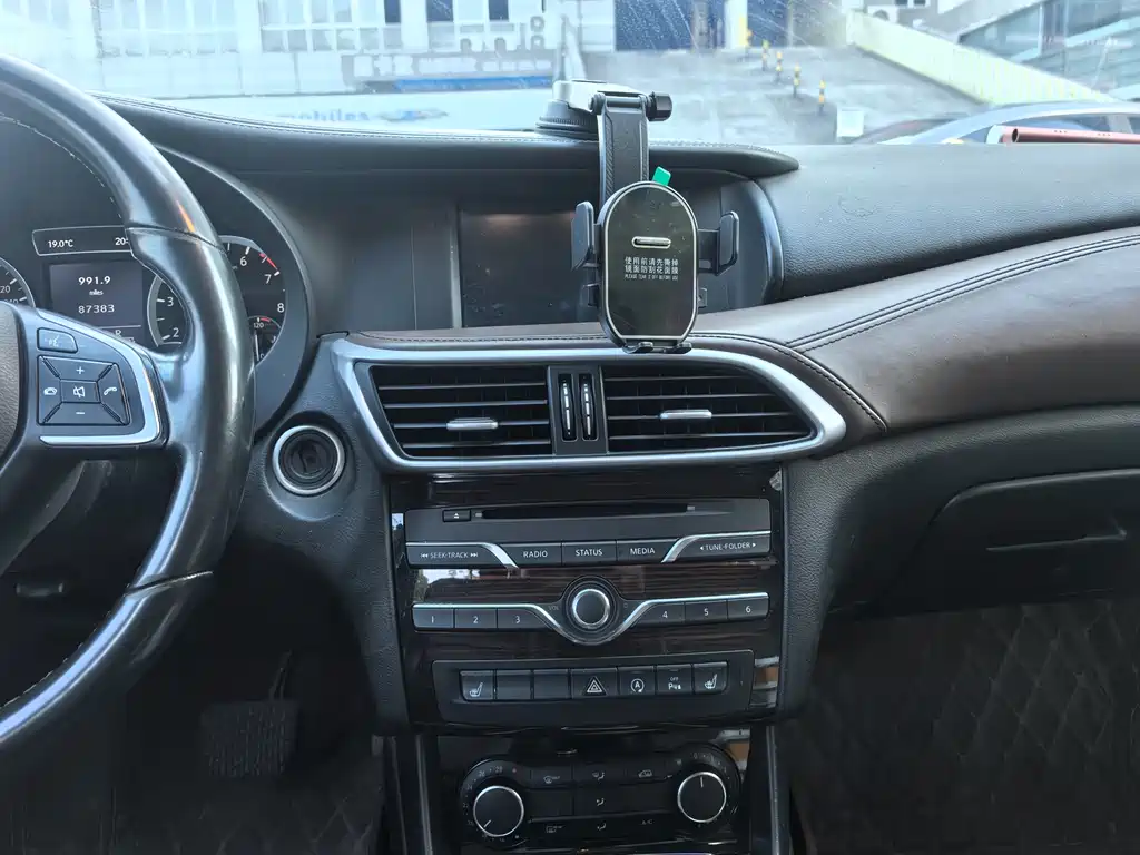 Infiniti QX30 2.0T 4WD Sport Edition, фото 11
