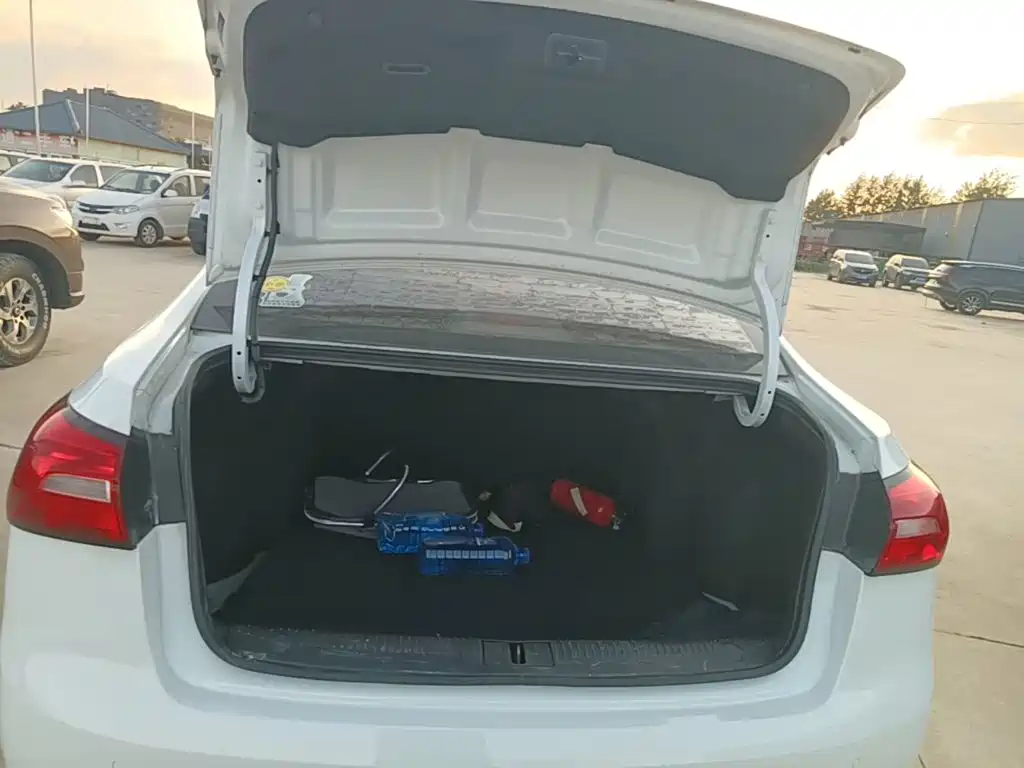 Roewe 360 — миниатюра 19