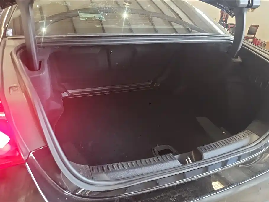 Mercedes-Benz E-Class E 2024 E 300 L Fashion