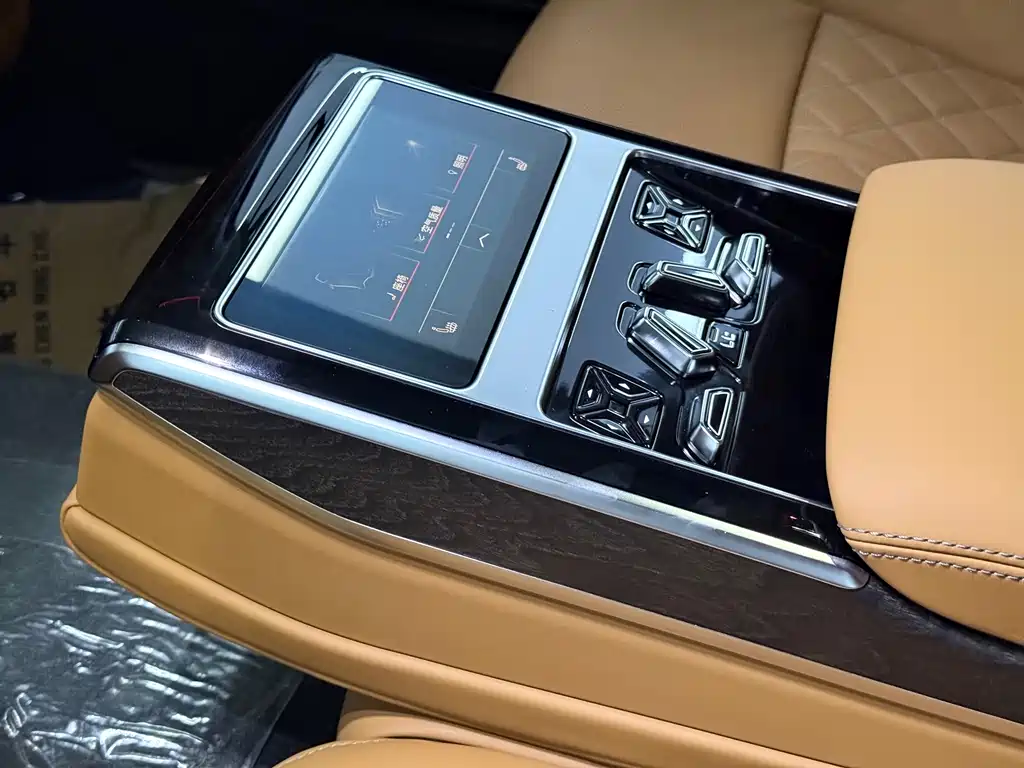 Audi A8 — миниатюра 11