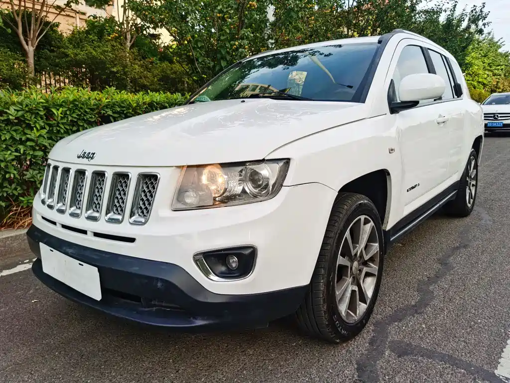 Jeep Compass (Import) 2015