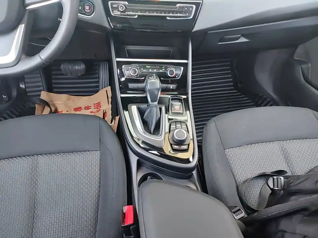 BMW 2 Series Active Tourer — миниатюра 14