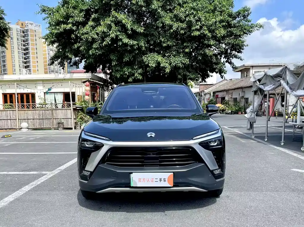 NIO ES8 2020 580KM мест