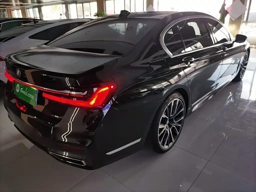 BMW 7 Series — миниатюра 7