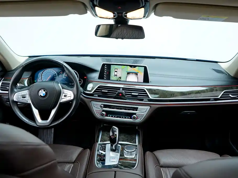 BMW 7 Series — миниатюра 2