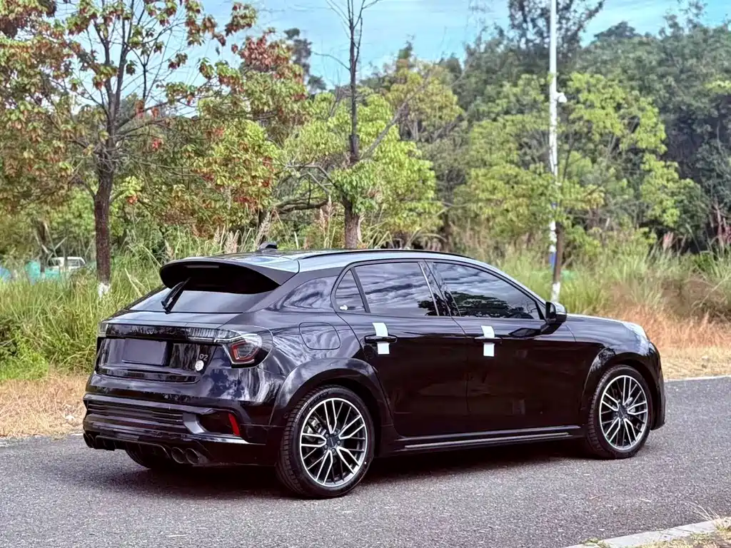Lynk & Co 02 Hatchback — миниатюра 4