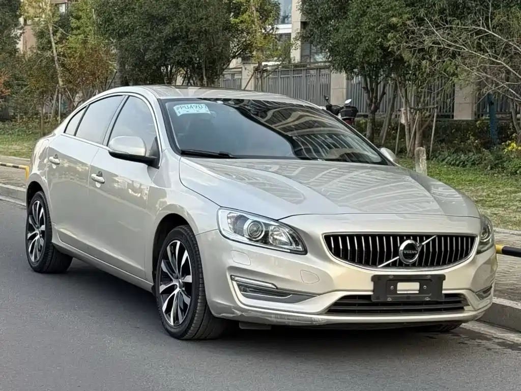 VOLVO S60