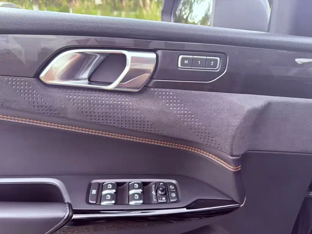 Lynk & Co 02 Hatchback — миниатюра 13