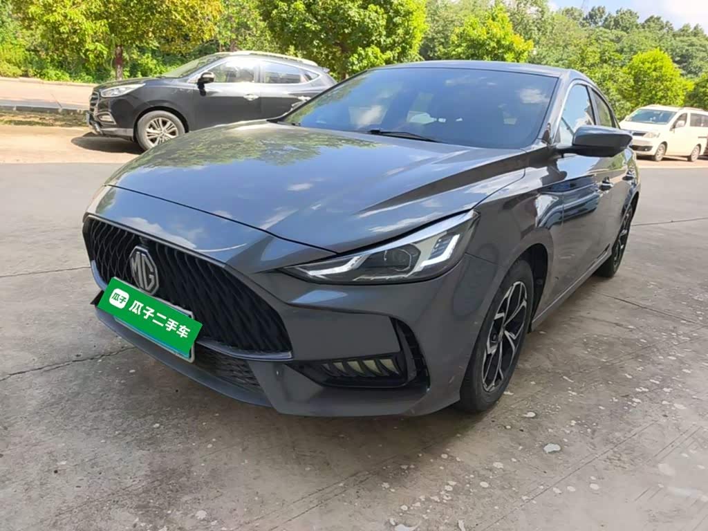 MG MG5 1.5 л 2021 г. Серебристо-серый, пробег 40700 км