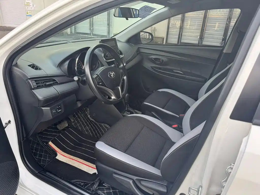 Toyota Yaris L — миниатюра 15