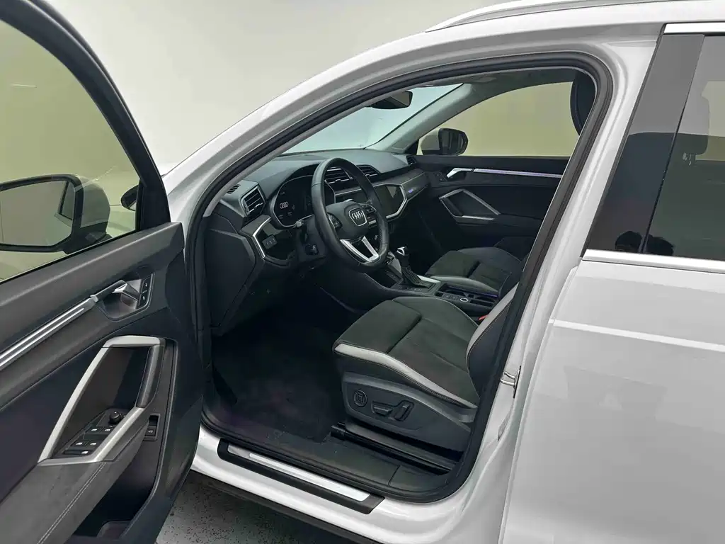 Audi Q3 2022 35 TFSI