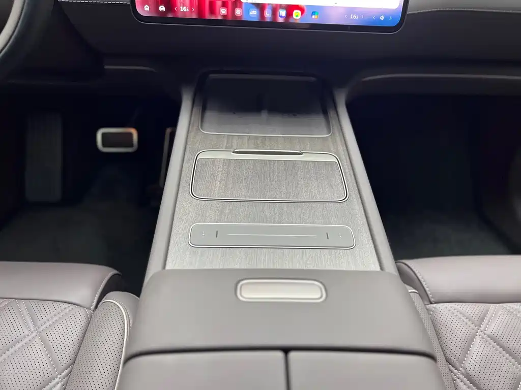 NIO ES8 — миниатюра 12