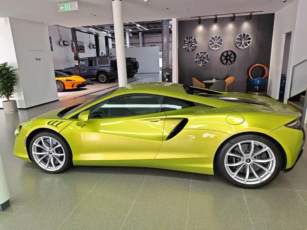 McLaren Artura — миниатюра 16