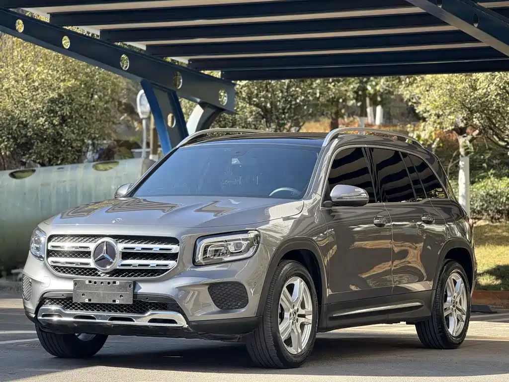 MERCEDES-BENZ GLB
