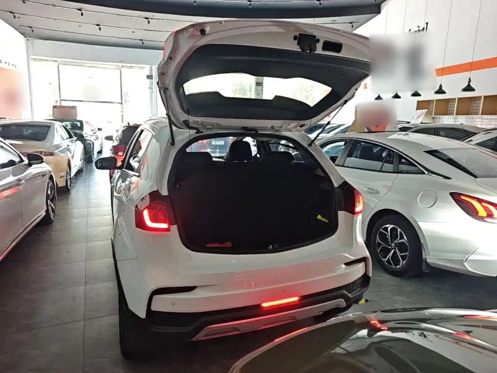 Geely Vision X3 — миниатюра 19