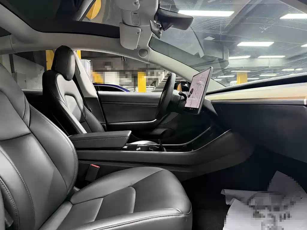Tesla Model 3 — миниатюра 5