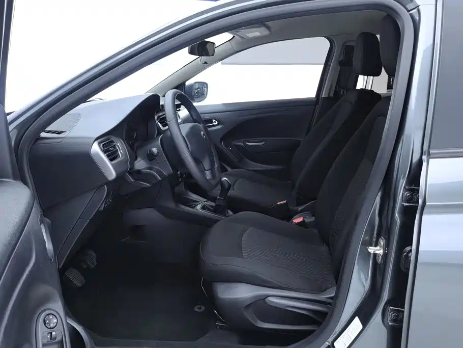 Citroen Elysee — миниатюра 9