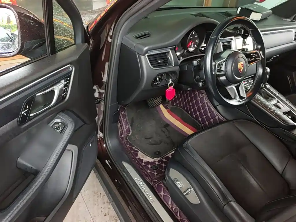 Porsche Macan — миниатюра 16