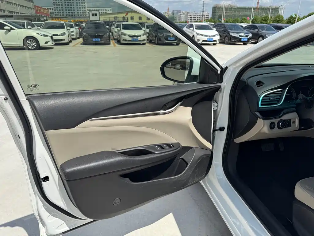 Buick Excelle — миниатюра 14