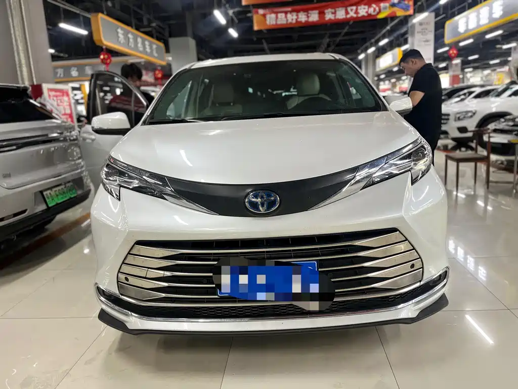 Toyota Sienna 2023 2.5L Comfort