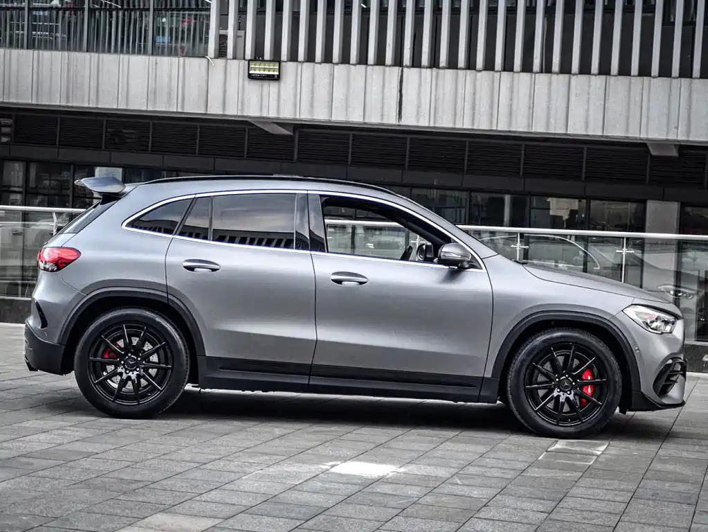 MERCEDES-BENZ GLA AMG