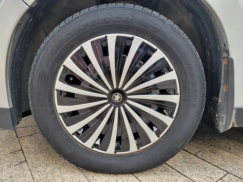 Venucia R50 2013 1.6L AT Fashion