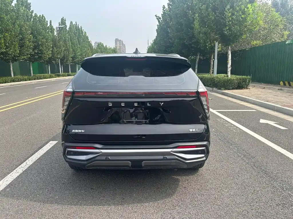 Geely Boyue L — миниатюра 10