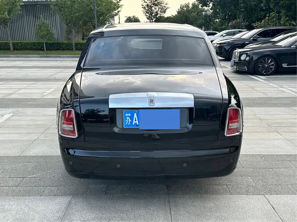 Rolls-Royce Phantom — миниатюра 4