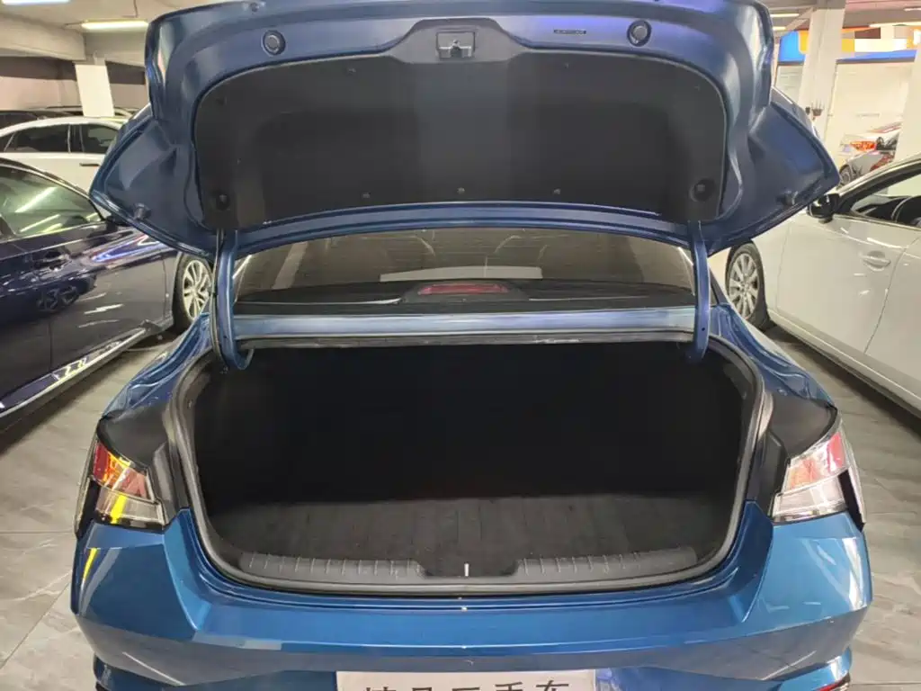 Hyundai Elantra — миниатюра 19