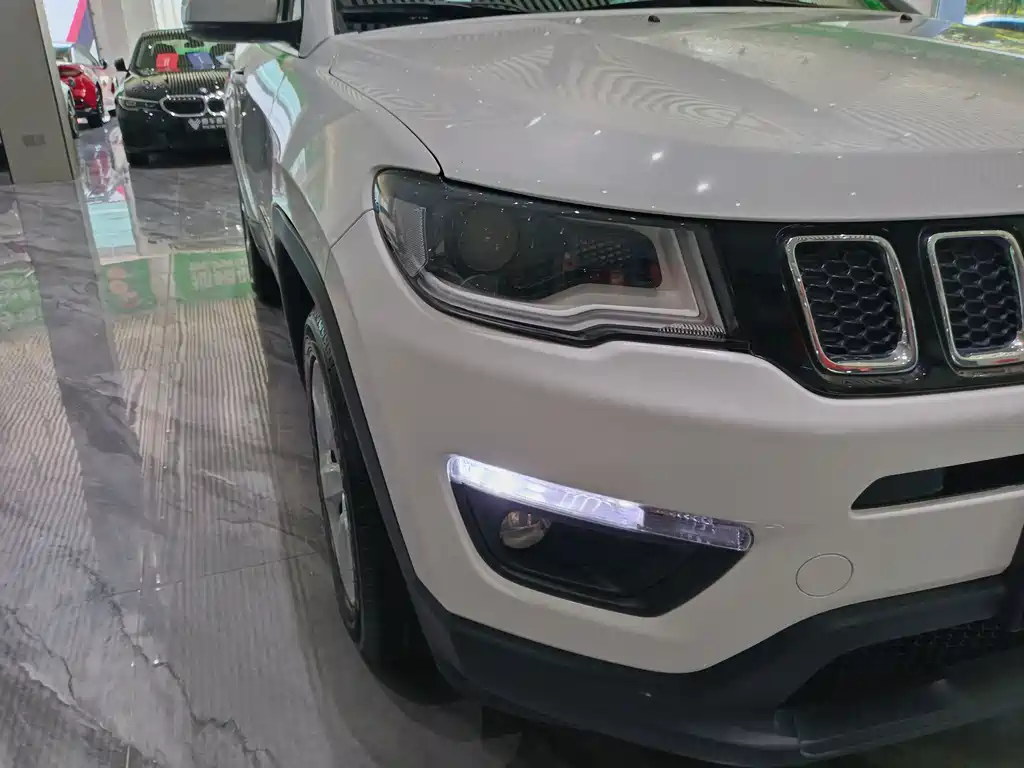 Jeep Compass — миниатюра 20