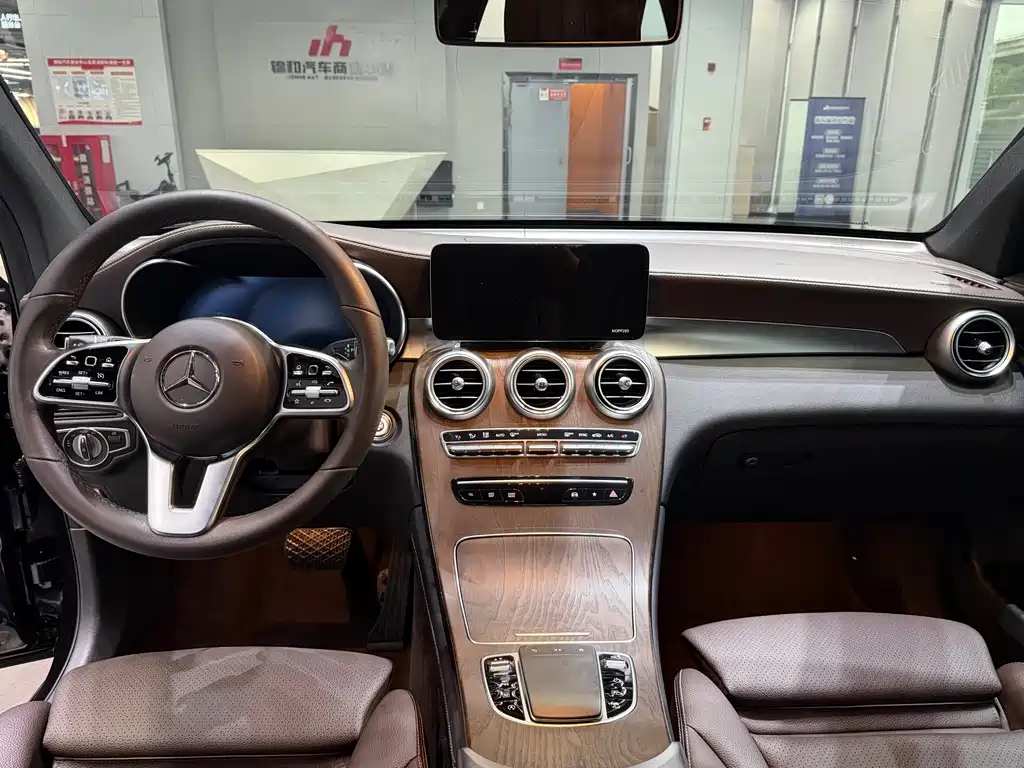 Mercedes-Benz GLC 2020 GLC 260 L 4MATIC Luxury