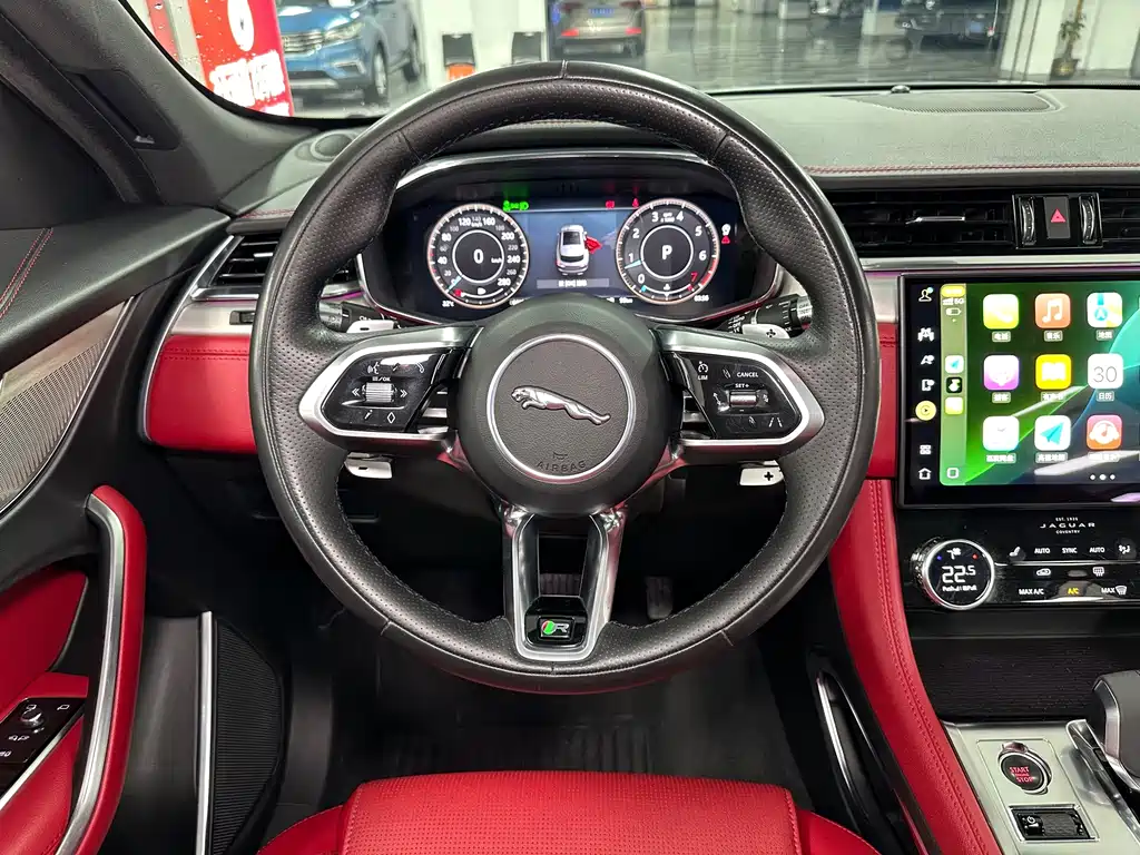 Jaguar F-PACE — миниатюра 17